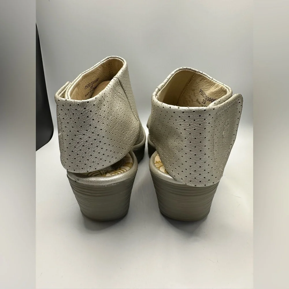 FLY London Sandals Womens 8 39 Yone Wedge Heel Gladiator Silver Metallic P5007